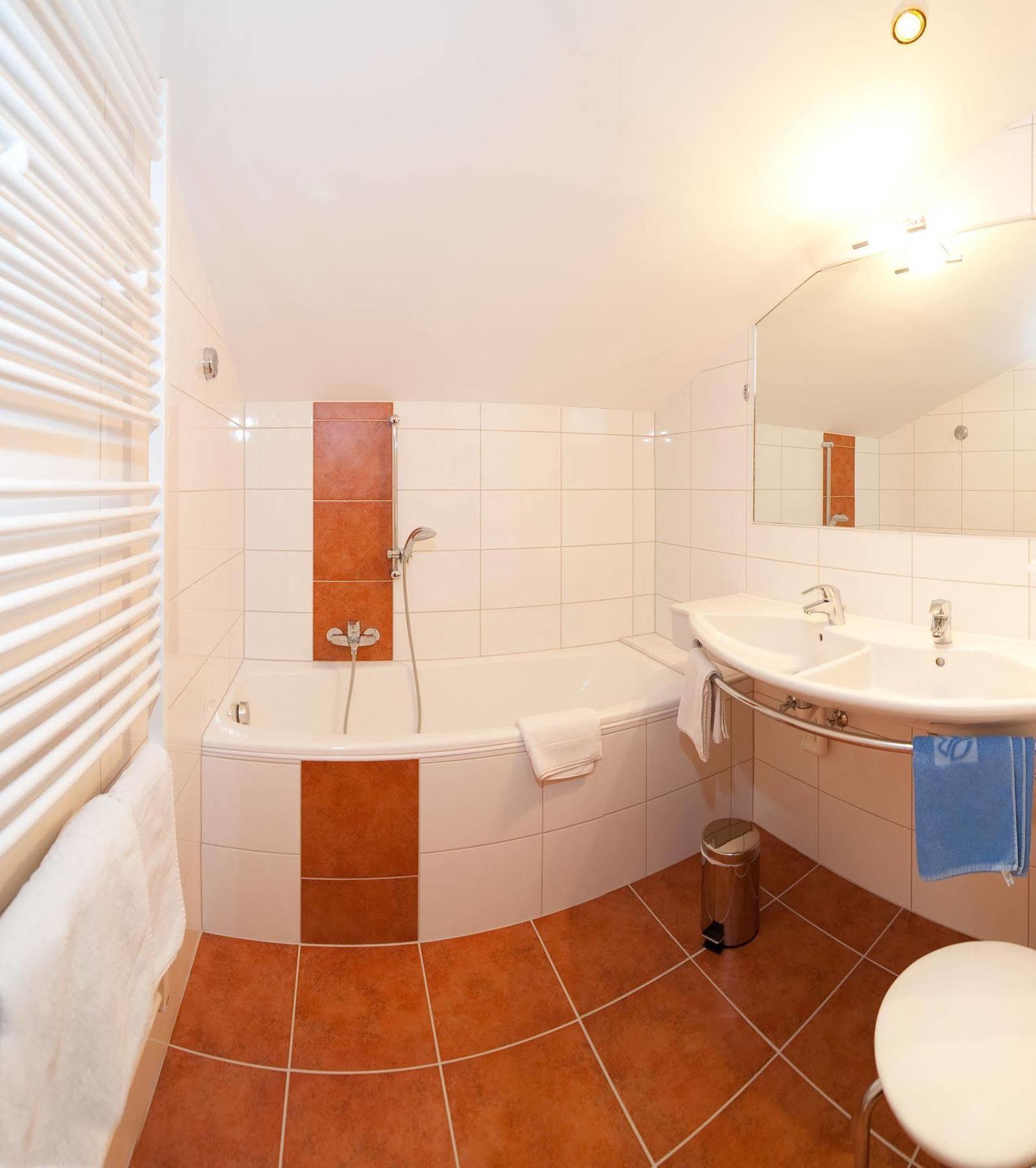 Schi- Und Wanderhotel Berghof Bad Kleinkirchheim Ngoại thất bức ảnh